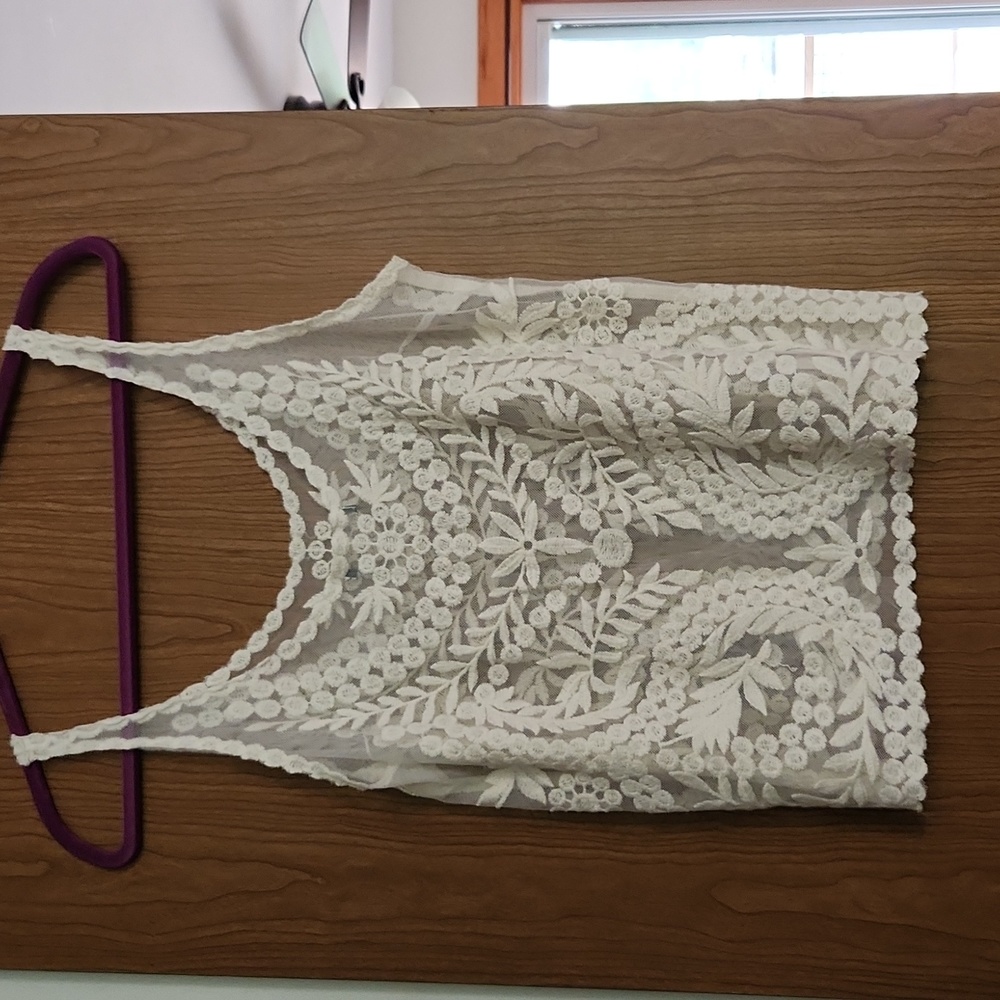Lace Tank - Picture 4 of 4